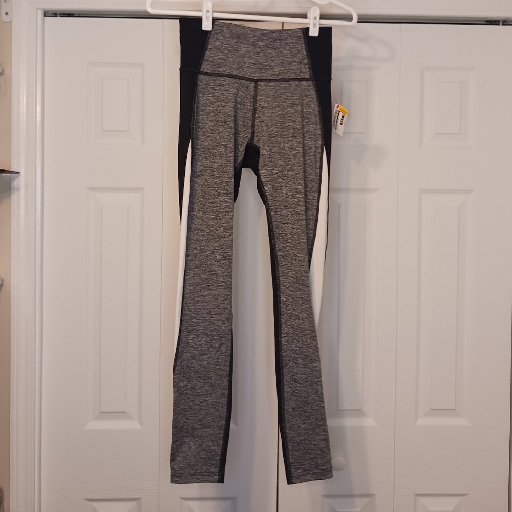 #360 3/$18 - Tek Gear Black/Gray Leggings Size Small